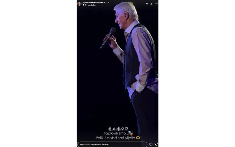 Aljoša Vučković peva na sceni