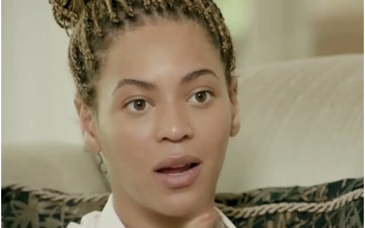  Beyonce  tokom intervjua u emisiji sa ozbiljnim izrzaom lica