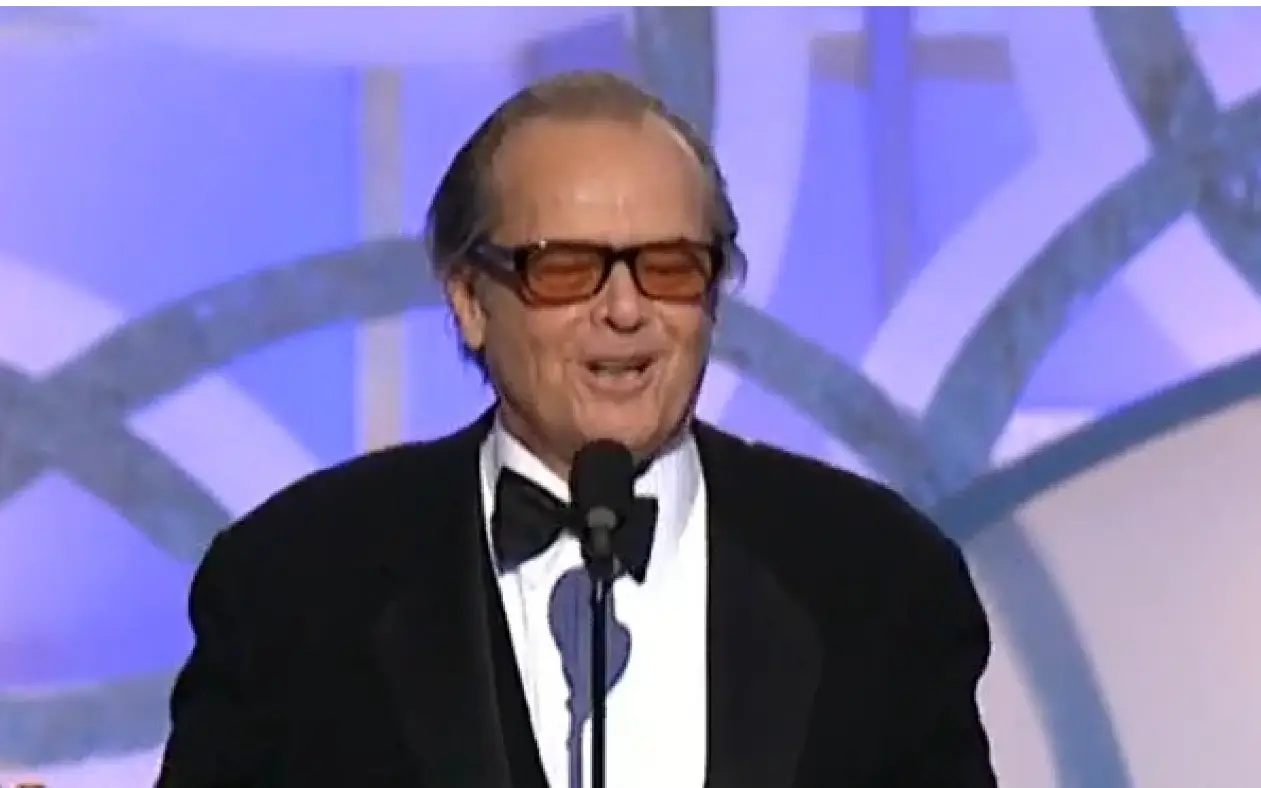 Jack Nicholson na dodeli Oskara tokom govora