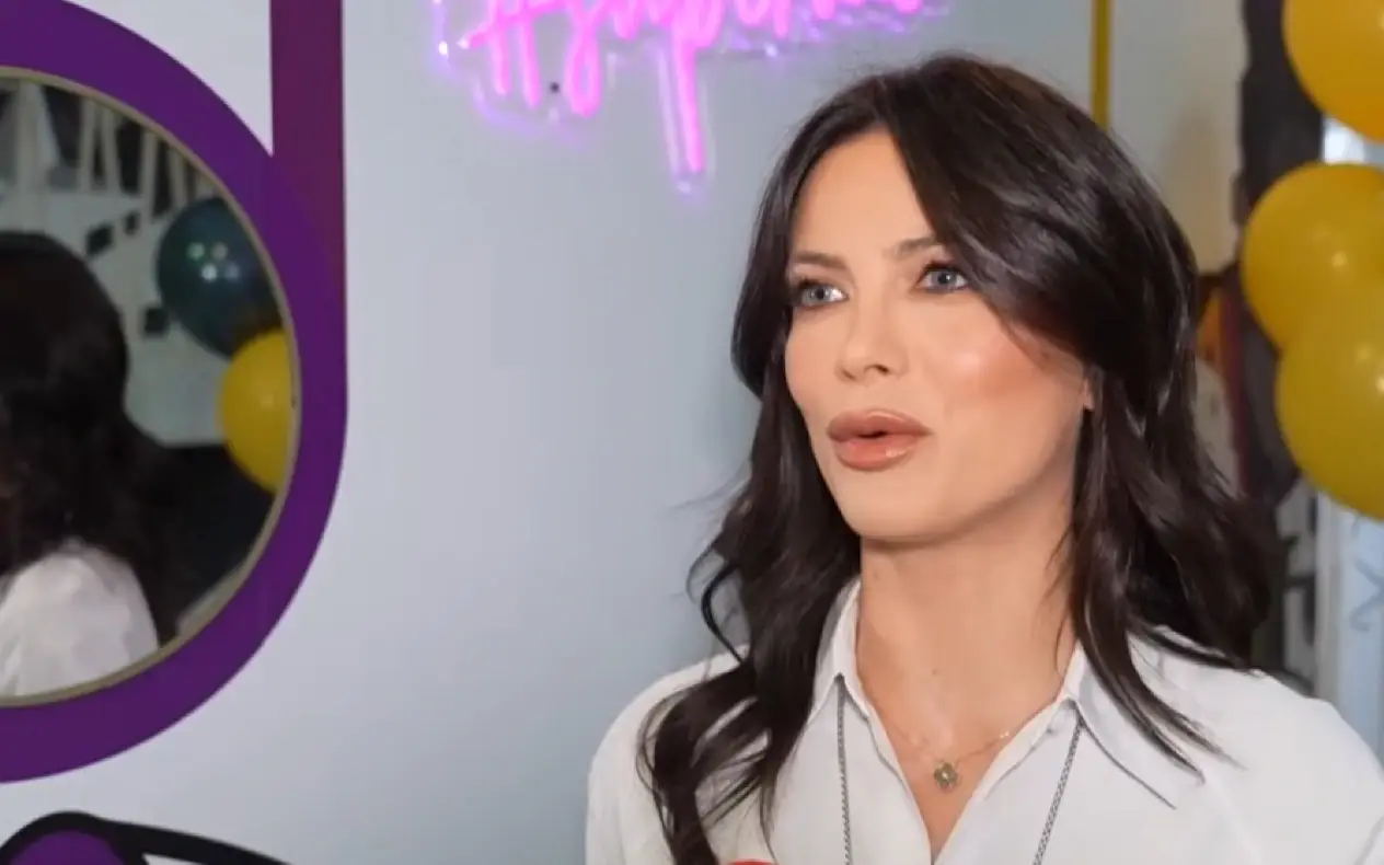 Milica Pavlović sa balgom šminkom tokom gostovanja u emisji 