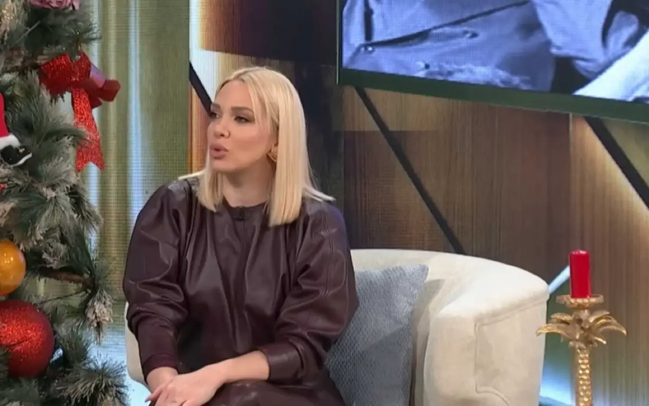 Milica Todorović Milica Todorović trudnički stomak