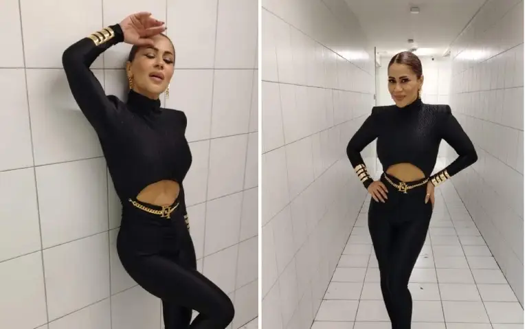 Mina Kostić pozira na zidu u hodniku dok čeka da izađe na binu u Novom Sadu