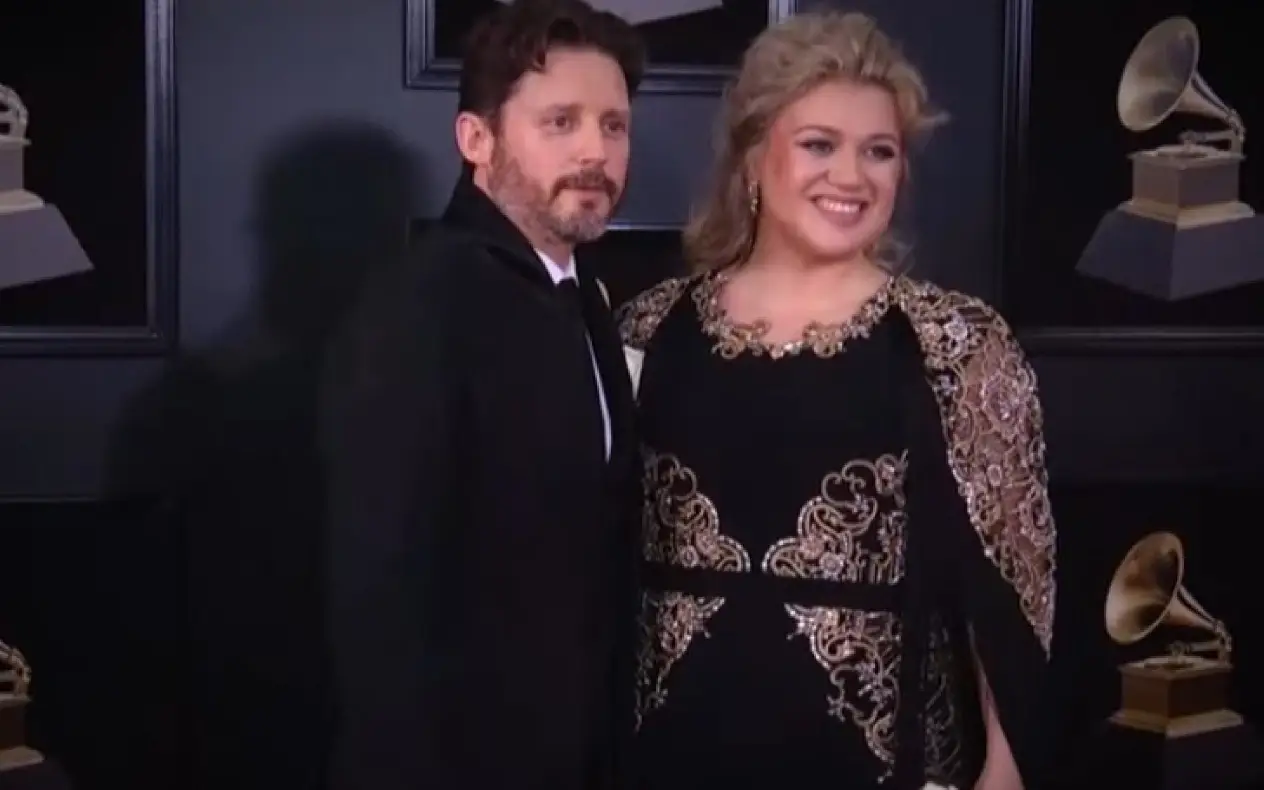 Brandon Blackstock i Kelly Clarkson tokom premijere na crvenom tepihu