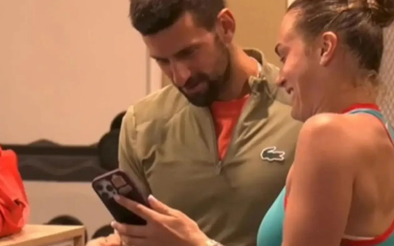 Novak Đoković i Aryna Sabalenka u razgovoru nakon meča