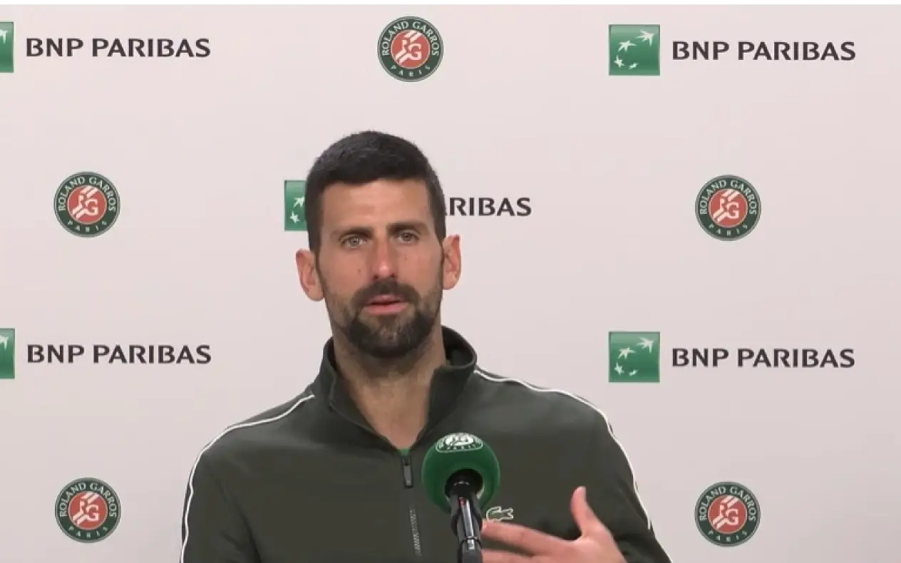 Novaj Đoković tokom komferencije za medije na Roland Garossu