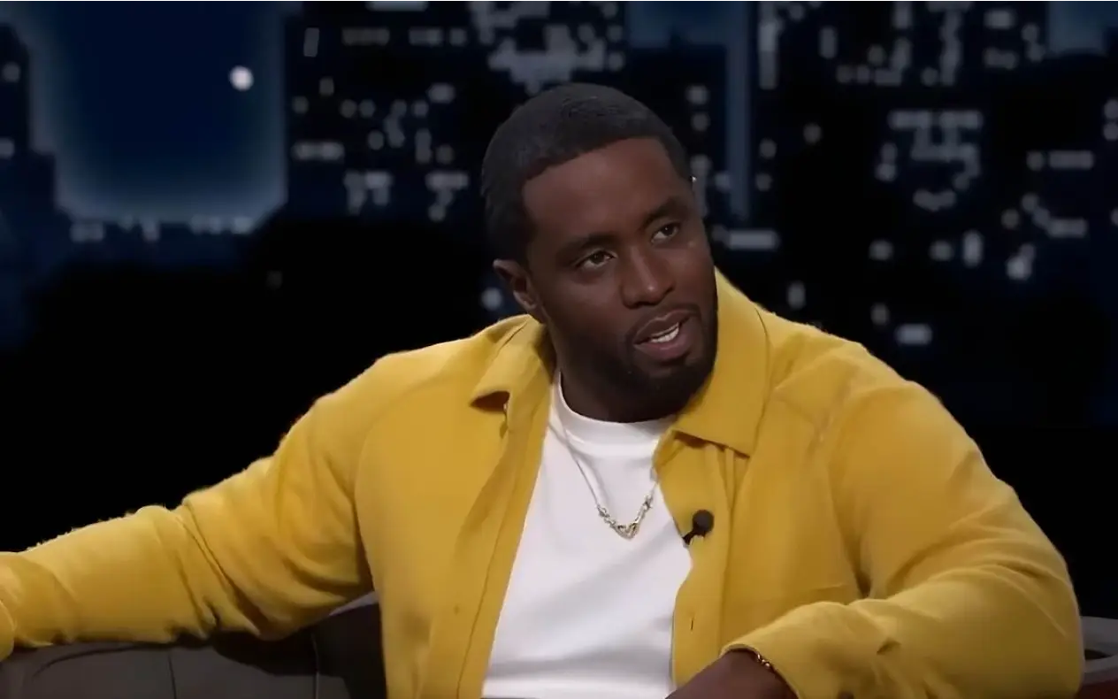 P. Diddy u žutoj košulji tokom gostovanja u emisiji