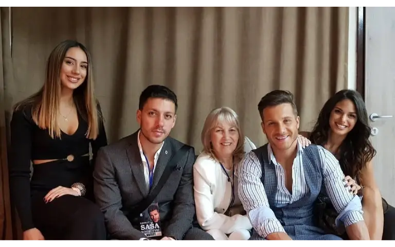 Saša Kovačević sa porodicom