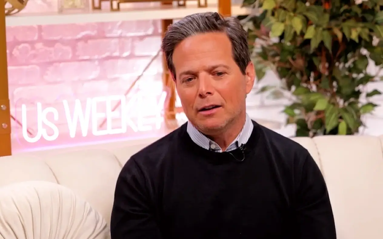 Scott Wolf tokom gostovanja u televizijskoj emisiji, uoči burnog perioda razvoda i zabrane prilaska