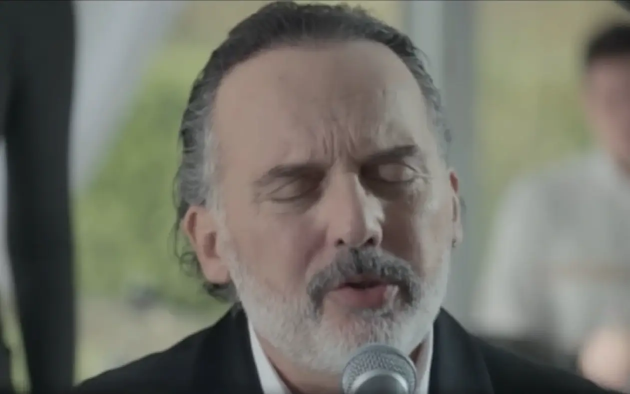 Tony Cetinski - Ti si ta Tony Cetinski iskreno: “Ti si ta” je pesma koja mi budi suze svaki put kad je pevam