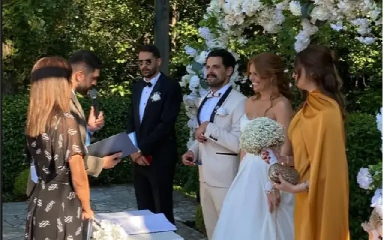 Pavle Popović i Una Lučić - matičar Pavle Popović i Una Lučić pred matičarem se zaklinju na večnu ljubav