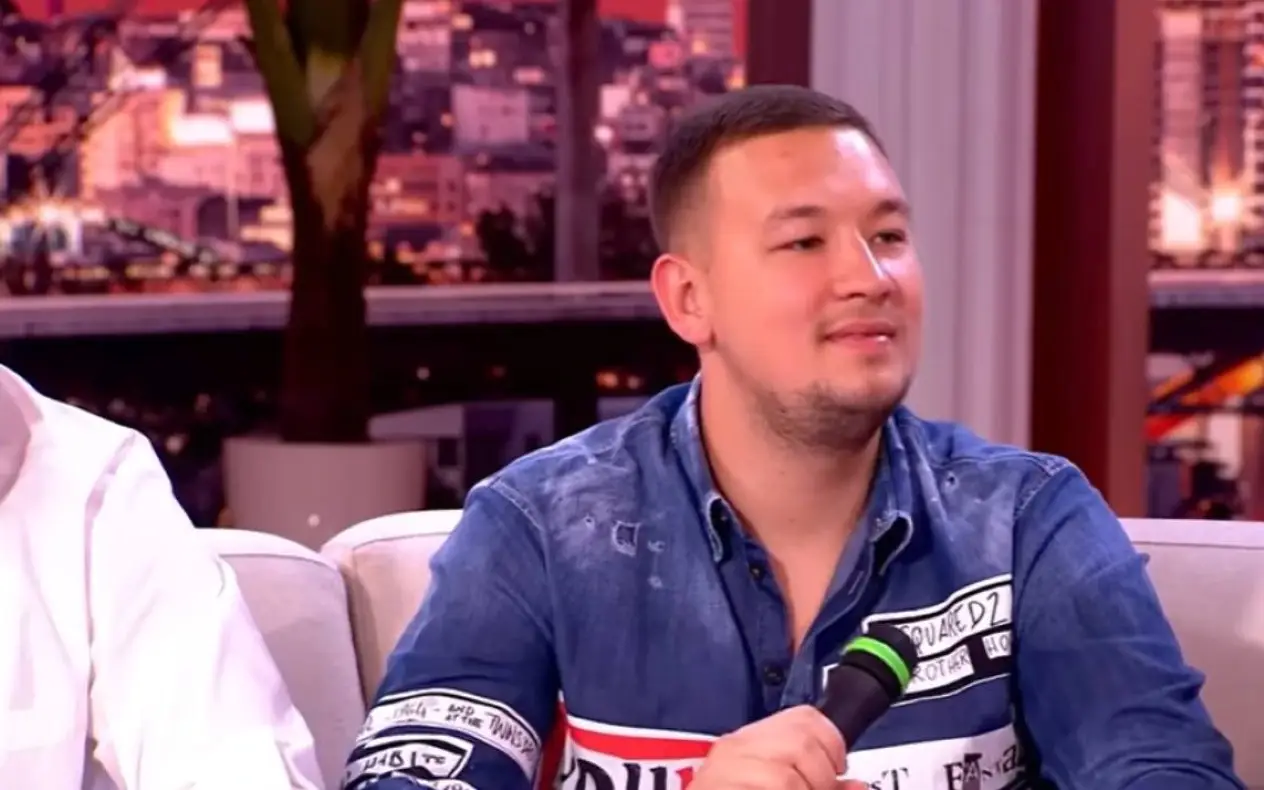 Uroš Živković - Ami G show Uroš Živković tokom gostovanja u emisiji na televiziji Pink
