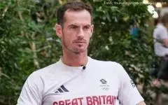 Andy Murrey tokom intervjua u beloj adidas majici i sa ozbiljnim izrazom lica