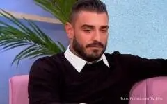 Darko Lazić u studijskom okruženju tokom gostovanja na televiziji
