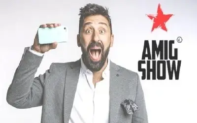 Zvanični logo emisije "Ami G show" sa stilizovanim natpisom i sa Ognjenom Amidžićem