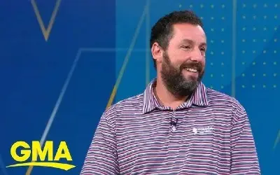 Adam Sandler gostuje u emisiji Adam Sandler tokom gostovanja u emisiji