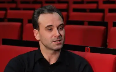 Radovan Vujović u TV emisiji Radovan Vujović u crnoj košulji