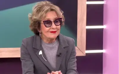 Svetlana Ceca Bojković tokom gostovanja u TV emisiji Svetlana Ceca Bojković u sivom sakou - sa naočarima