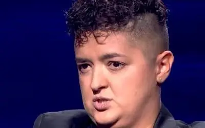 Marija Šerifović sa ozbiljnim izrazom lica tokom gostovanja u emisiji