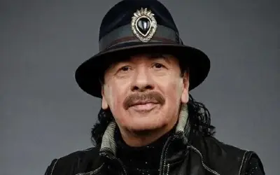 Carlos Santana sa crnim šeširom 