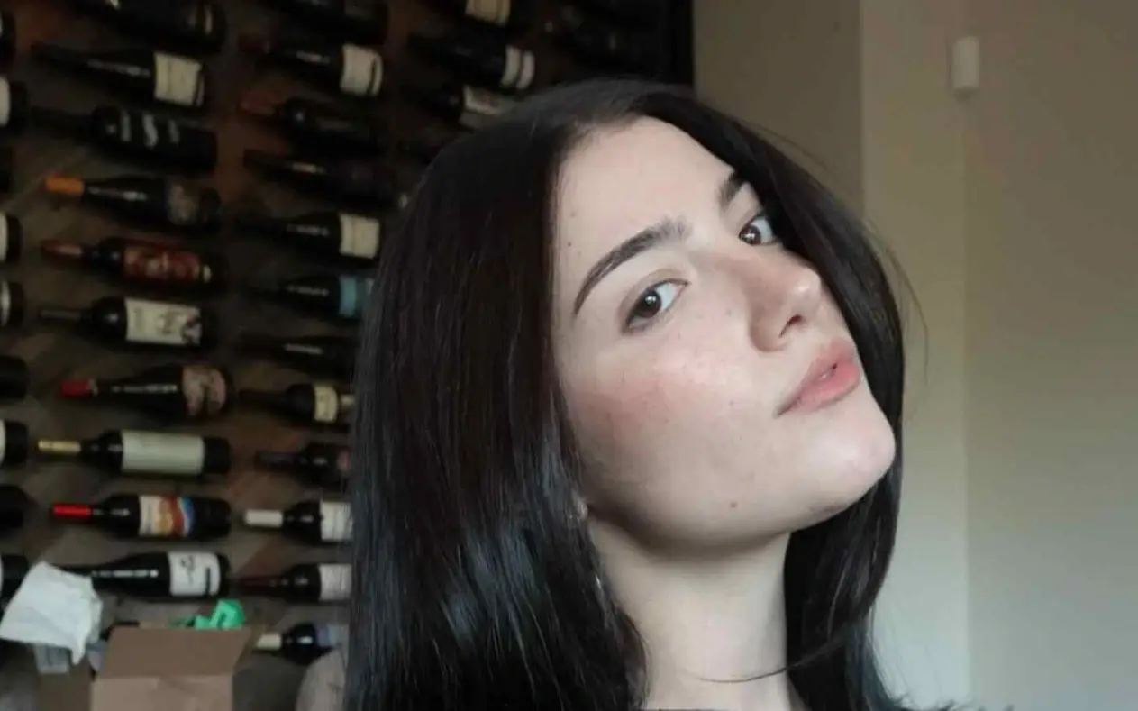 Charli D’Amelio priznala da joj je neprijatno da snima TikTok pred ljudima