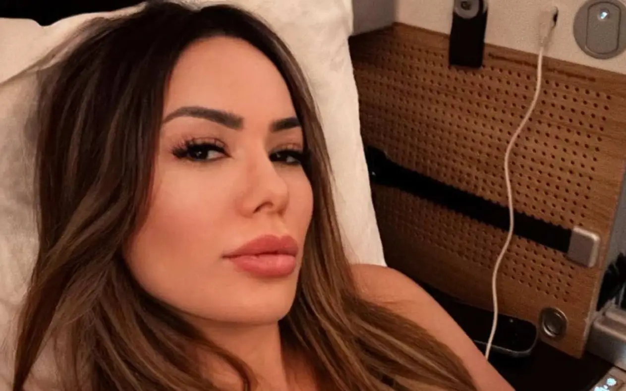 Lažni prsten zbog napada Influenserka tvrdi da je toliko privlačna da nosi lažni venčani prsten: "To mi je spasilo mir“