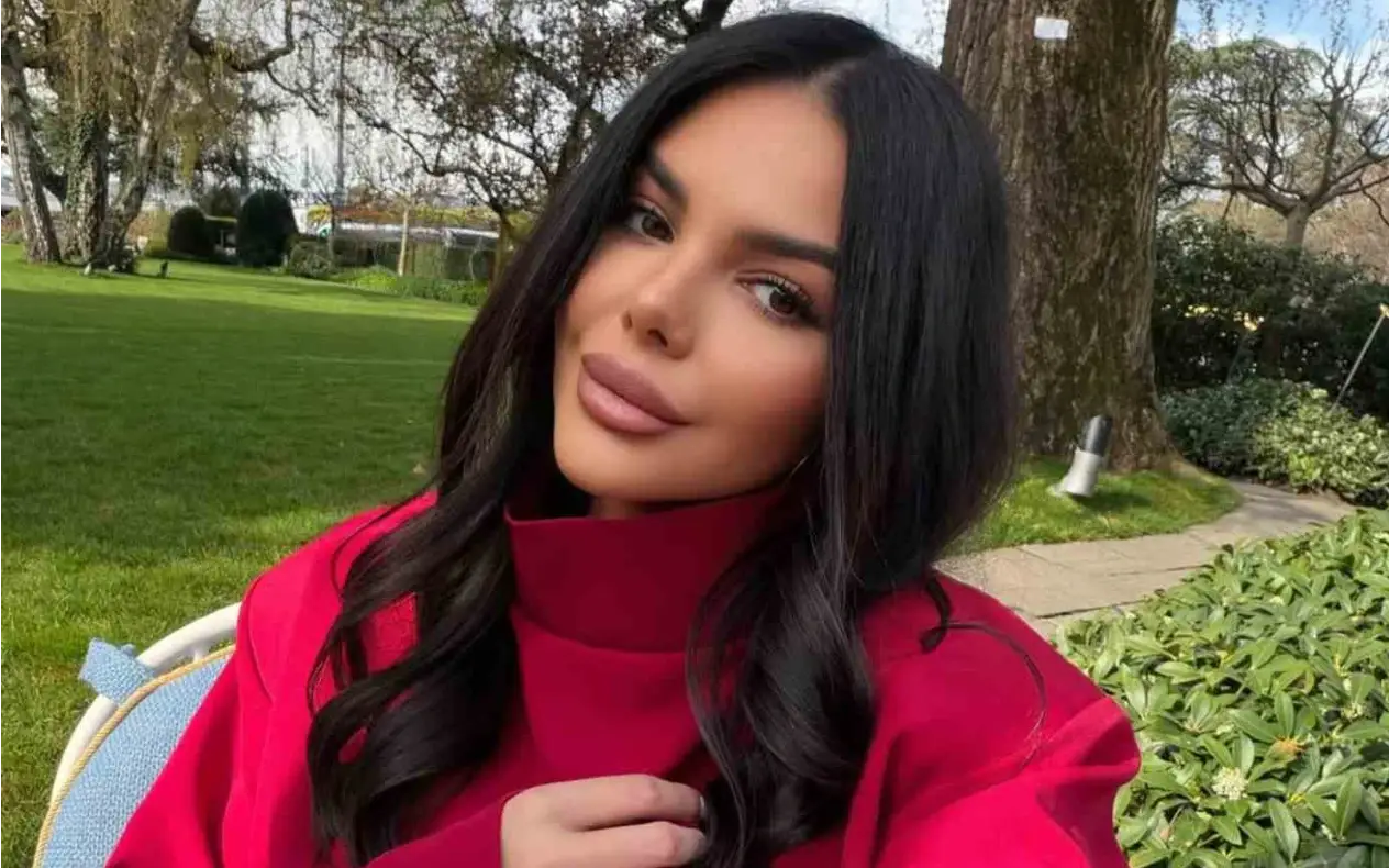 Neda Marković pokazala stajling o kom svi pričaju: Vatreno crvena je definitivno boja sezone