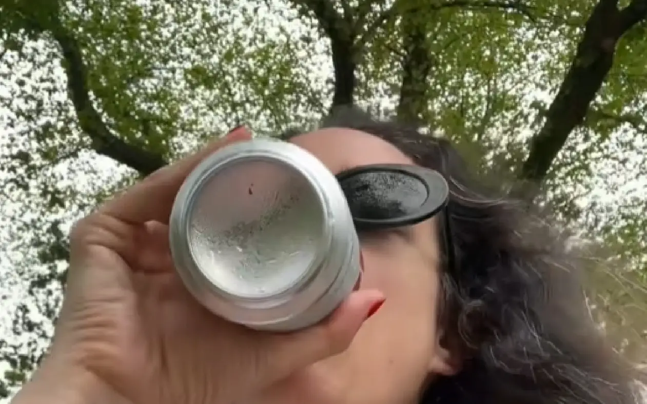 "Cigareta iz frižidera": Novi viralni trend generacije Z bez katrana i dima