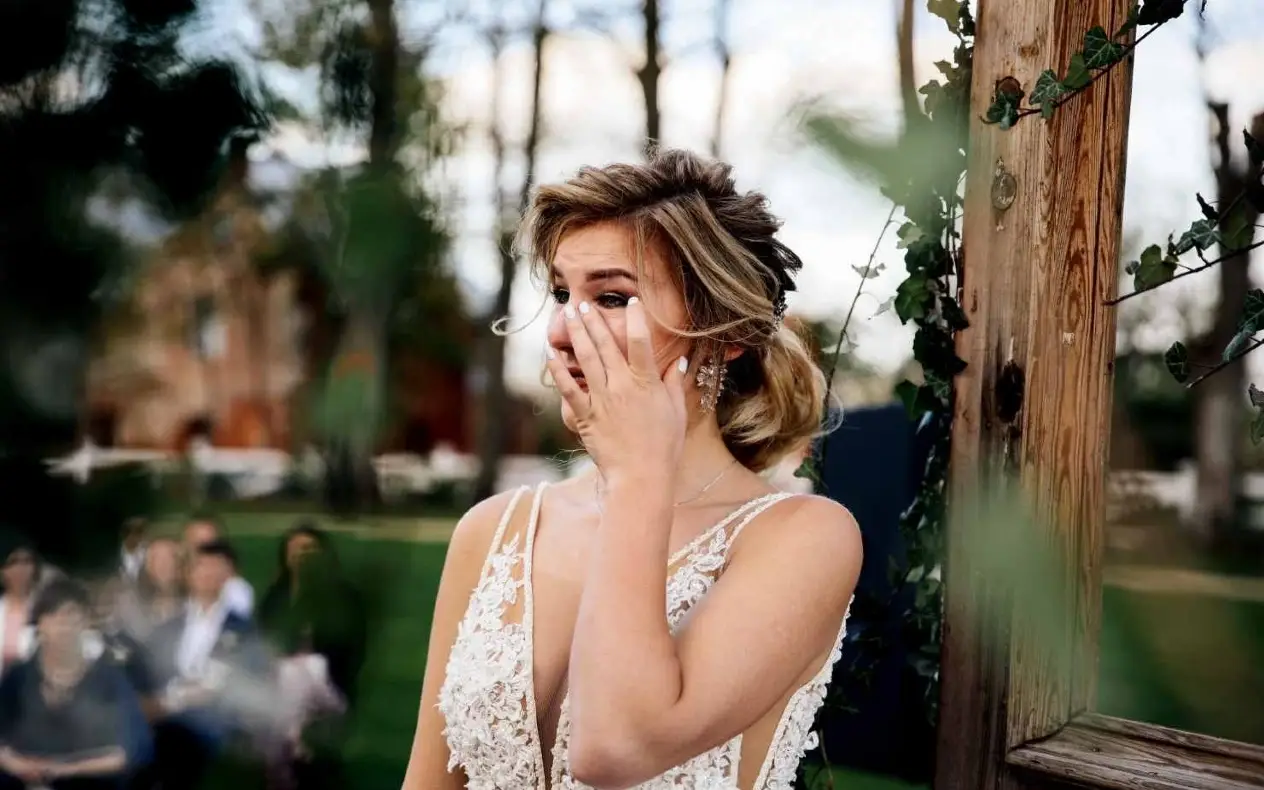 Govor mladine mame na venčanju razbesneo sve