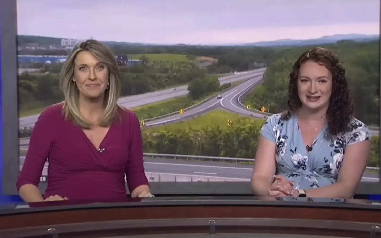 Dve voditeljke tokom vođenja Jutarnjeg programa