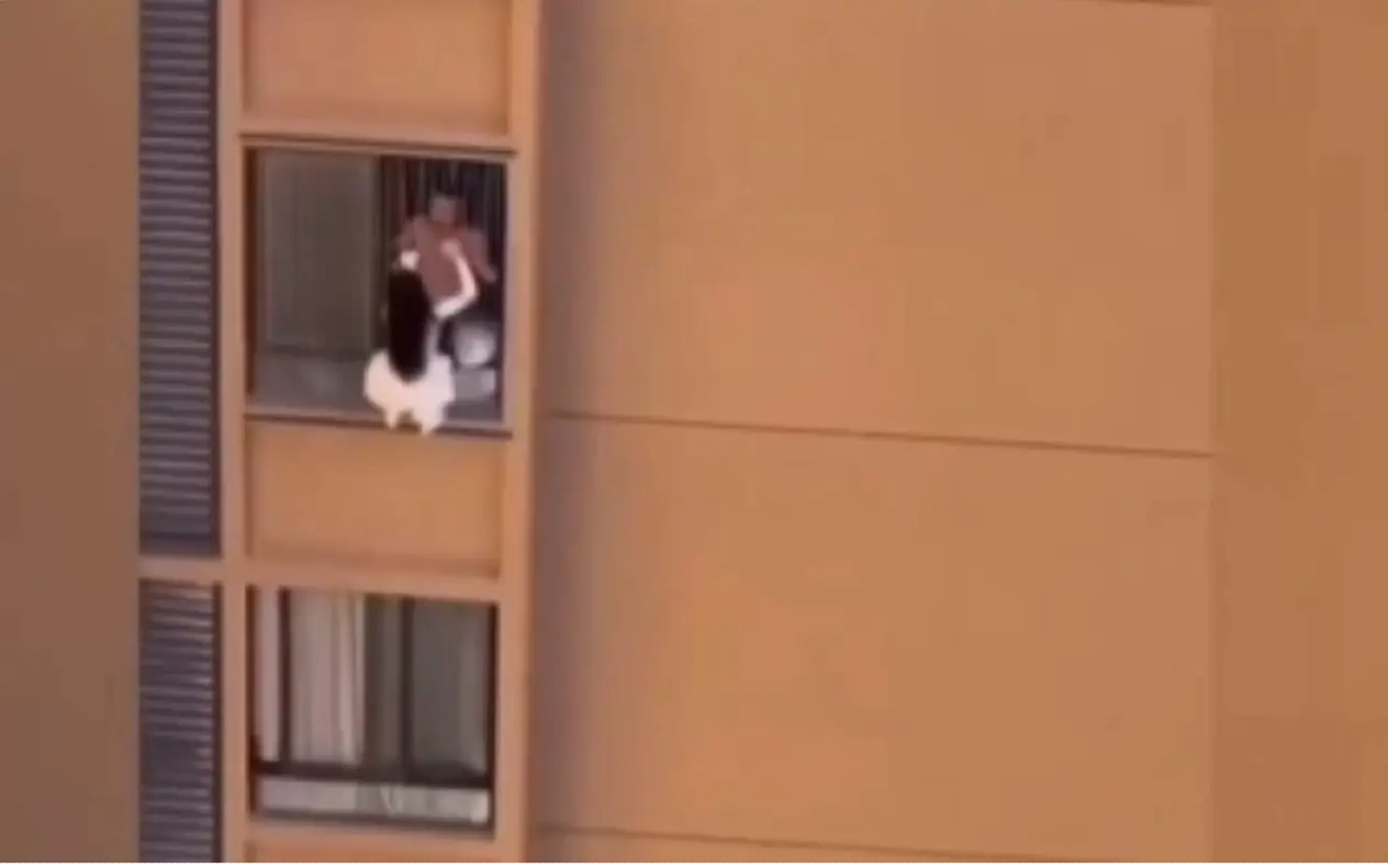 Drama u Kini: Ljubavnica visila sa 10. sprata bežeći od supruge 