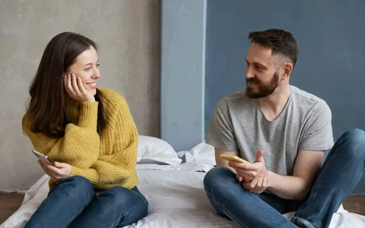 Dečak i Devojka u razgovoru