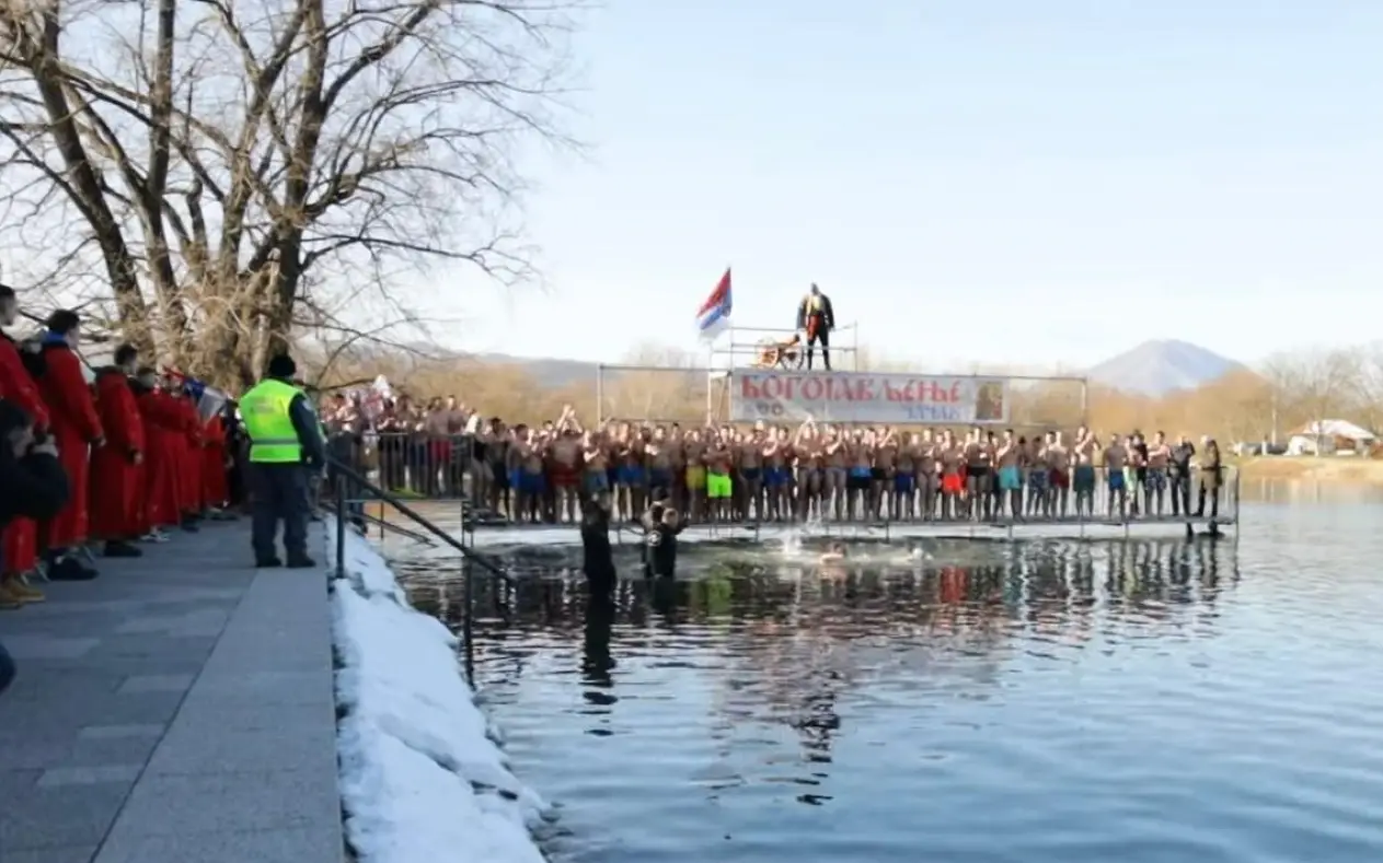 Plivanje za Časni krst