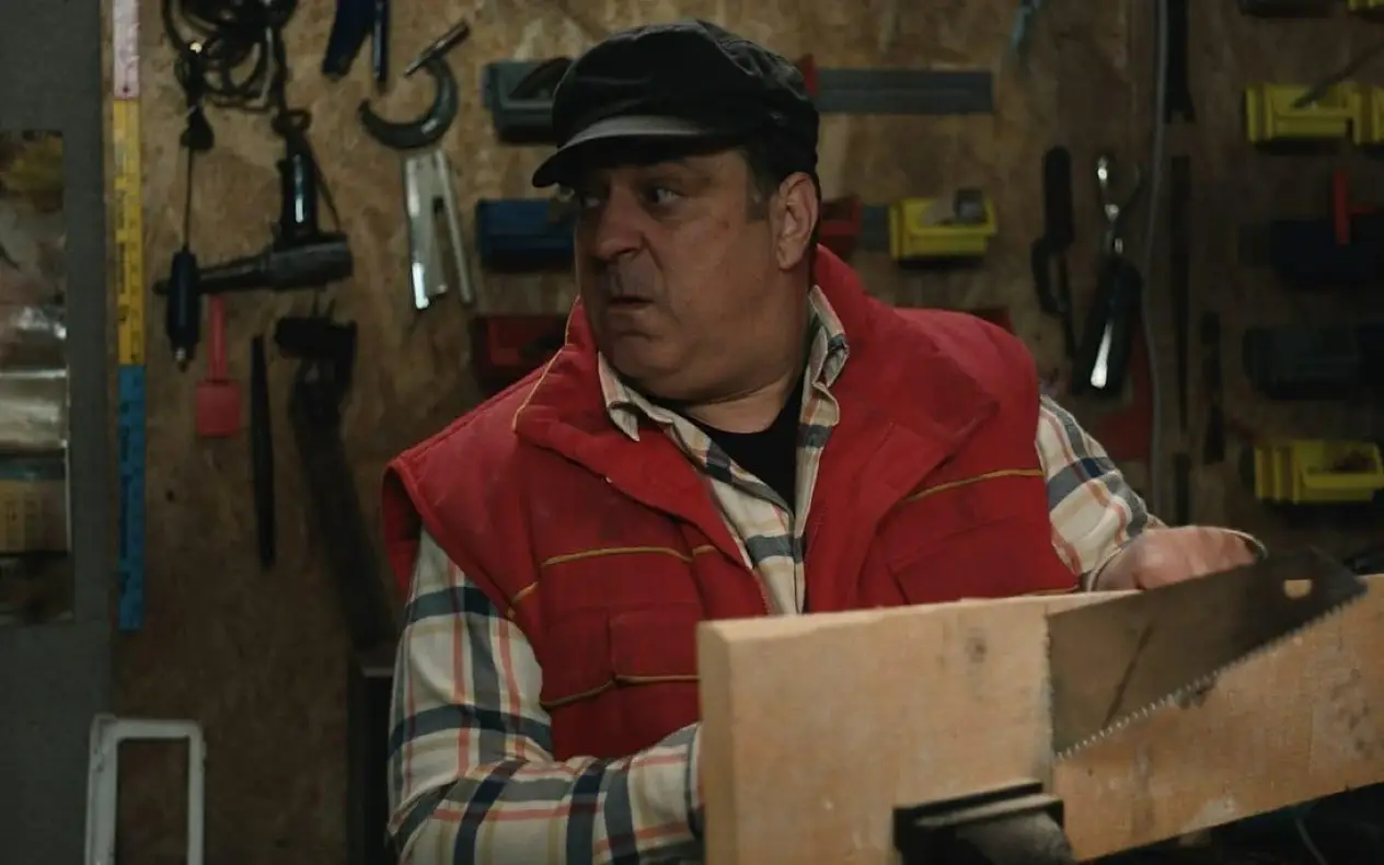 Moca u podrumu Moca u podrumu sa kutijom