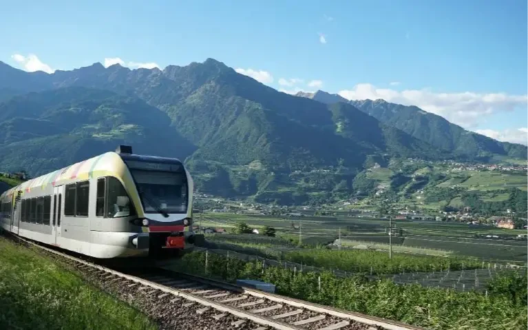 Austrija poskupljenje karata od decembra Voz prolazi kroz planisnke predele Austrije