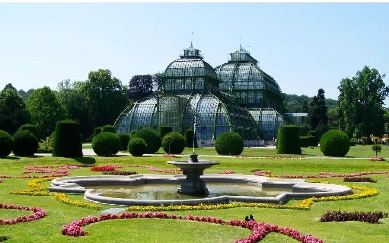 Bečki park Bečki park zelenilo uređena priroda