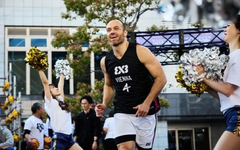Enis Murati basket Enis Murati tokom košarke utakmice na turniru u basketu 3x3