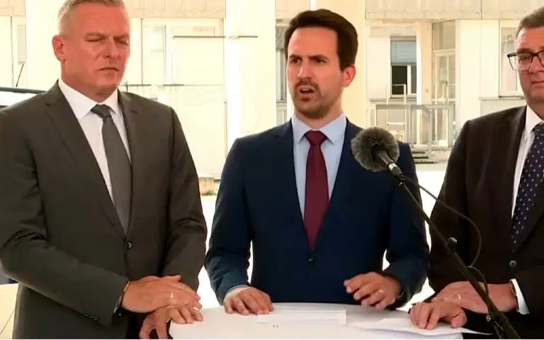 Konferencija za medije Trojica kancelara drže konferenciju za medije nakon tragedije u Gracu