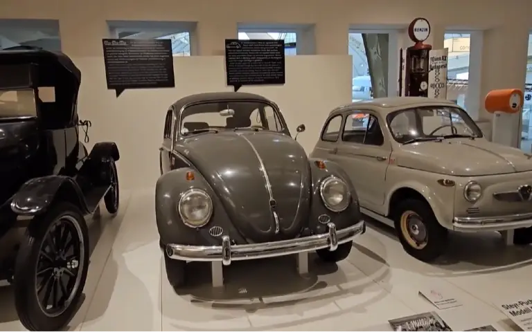 Tehnički muzej u Beču Tri automobila izložena u Muzeju u Beču