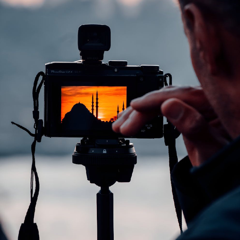 Фотографуючи захід сонця - затамовуєш подих \nНаскільки круто зловити момент та покласти на паузу..