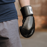 Якщо ви ще роздумуєте чи варто вам розпочати займатись ,розповім які переваги занять боксом
Це:
Зміцнення здоров'я
Бойова готовність
Фізична сила, швидкість і витривалість
Впевненість у собі та комунікативні навички
Емоційна розрядка і стресостійкість
Сила волі, дисципліна та характер