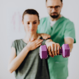 Для чого потрібна реабілітація?

Реабілітація потрібна для відновлення фізичного, психічного та соціального функціонування людини після травми, хвороби чи інвалідності
 Це процес, що допомагає пацієнту повернутися до нормального життя, навчитися справлятися зі змінами у своєму тілі або середовищі та максимізувати їхню якість життя