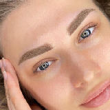 Перманент брів - це процедура, під час якої застосовується спеціальний крем або фарба, щоб змінити форму, колір або товщину брів на тривалий час
Круто та корисно для тих, хто хоче мати вигляді більш виразних брів без необхідності щоденного макіяжу