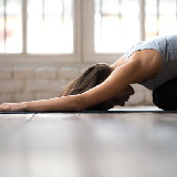 Сам термін «стретчінг» походить від англійського слова stretch, що перекладається як «тягтися», «розтягуватися», і передбачає виконання комплексу певних вправ. 
Таке тренування спрямоване на інтенсивну розтяжку всіх груп м'язів, сухожиль і відмінно підходить для загального схуднення. 
Вже після місяця тренувань тіло стає більш підтягнутим та гнучким. І це без особливих фізичних навантажень! 