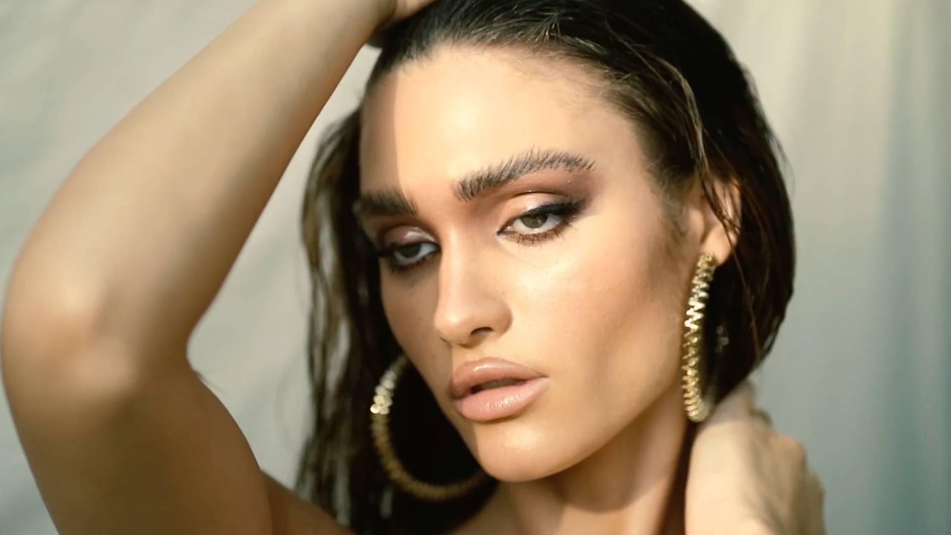 Colour Grading for Beauty Content: How Light Becomes Luxury