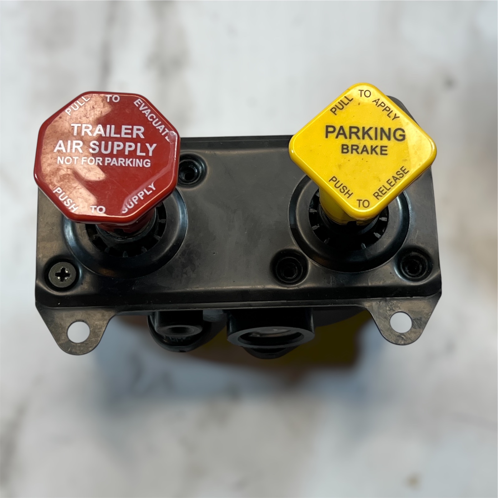 AS-IS * Misakomo MV-3 Dual Circuit Air Brake Control Valve 800257