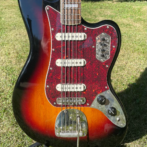 Squier VI with Tremolo 