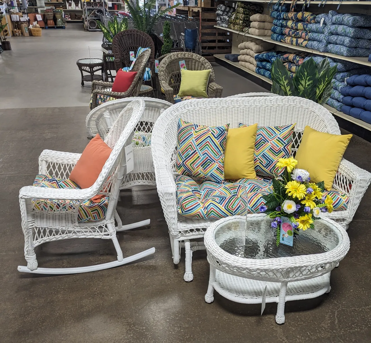 Carolina Pottery Outdoor Cushions Giveaway