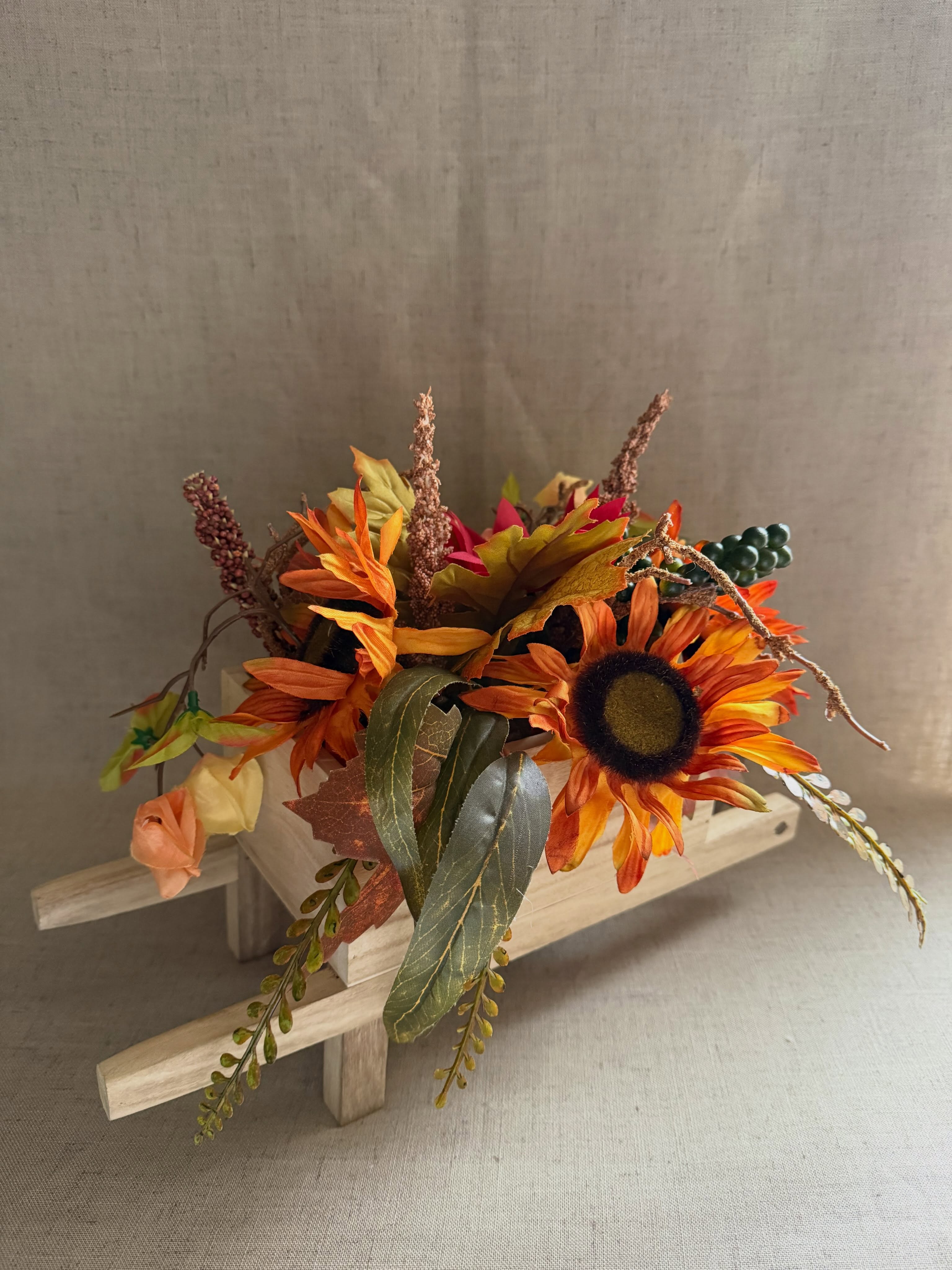 Carreta otoñal decorativa toque de sofisticación para tu