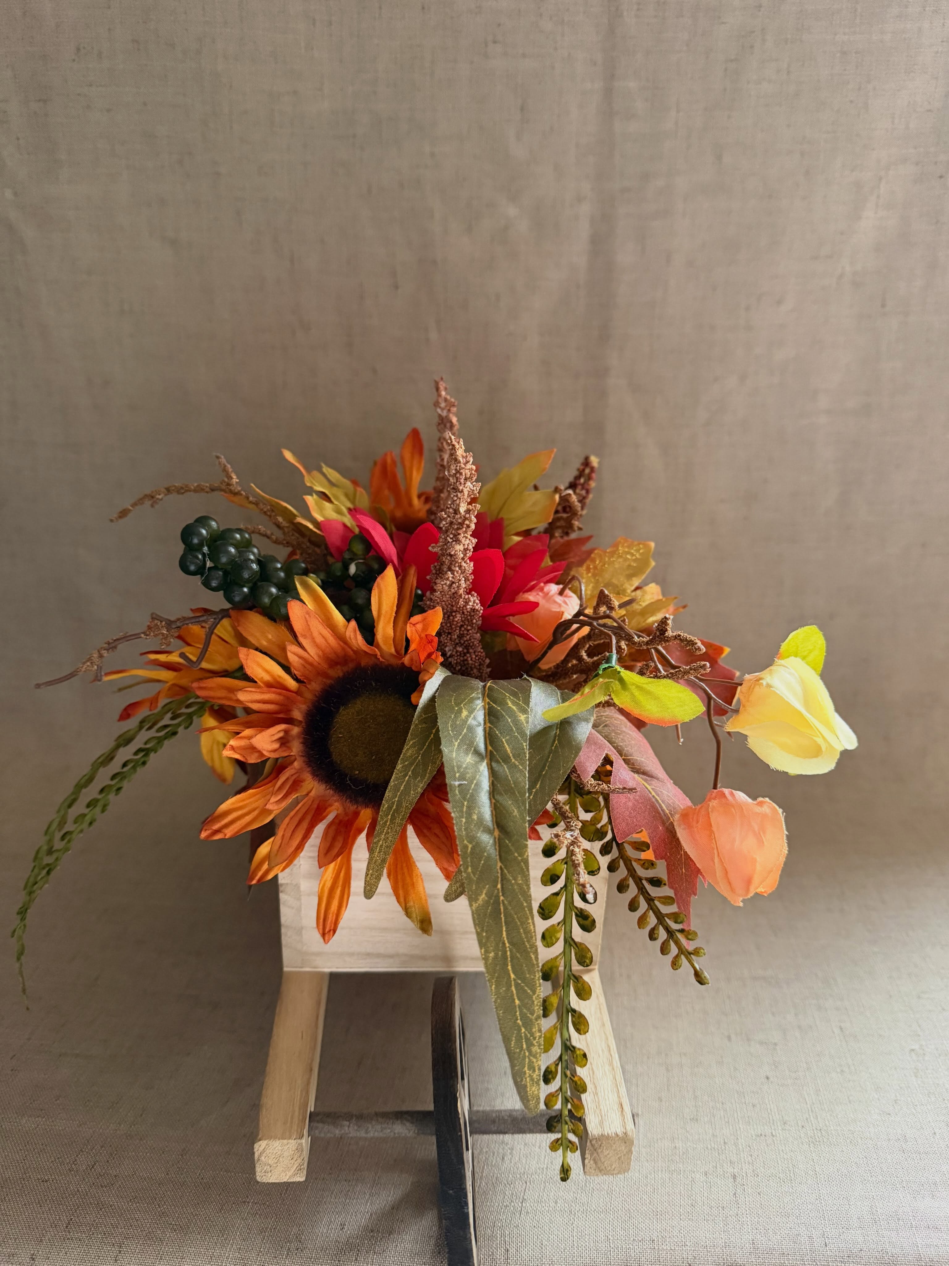 Carreta otoñal decorativa toque de sofisticación para tu