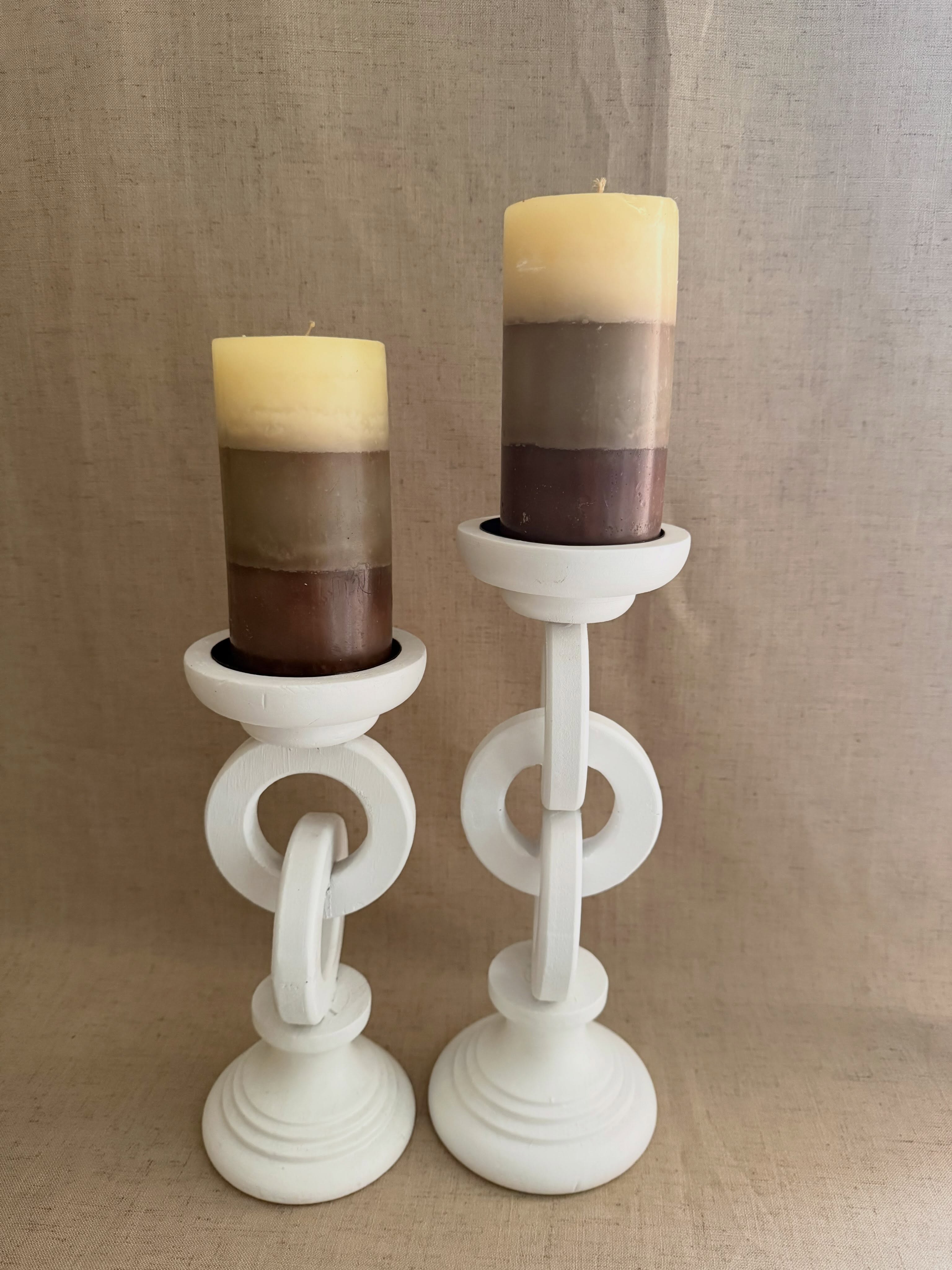 Set 2 Candeleros de madera color blanco